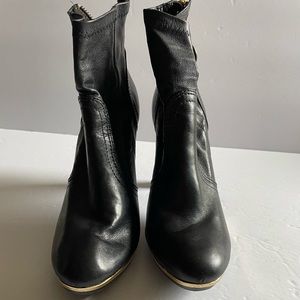 Tory Burch black leather heeled booties 7 1/2